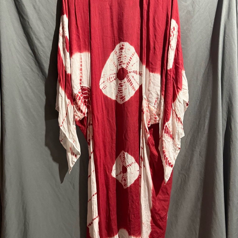 Lovestitch Red and White Tie-Dye Kimono